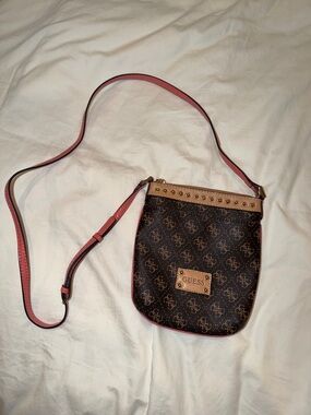 GUESS Brown Monogram Crossbody with Pink Trim